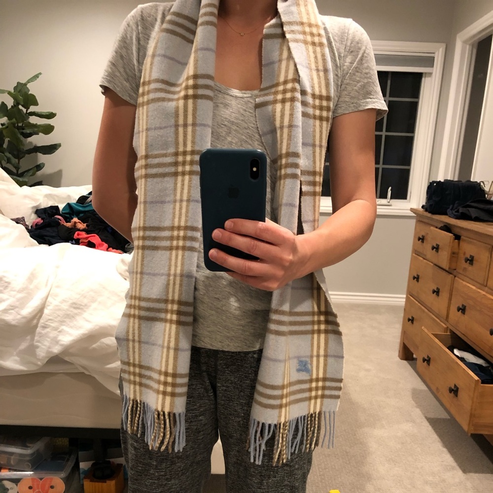 Burberry: Blue Plaid Cashmere Scarf